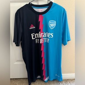 Adidas Arsenal 23/24 Men’s Sz L warm up shirt.